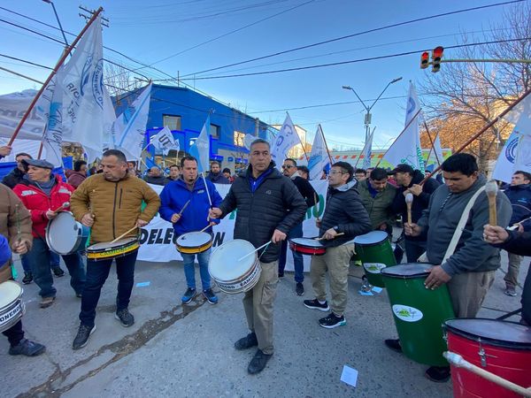 CAMIONEROS RÍO NEGRO AL FRENTE DE LA LUCHA POR PAZ, PAN, TIERRA, TECHO Y TRABAJO.